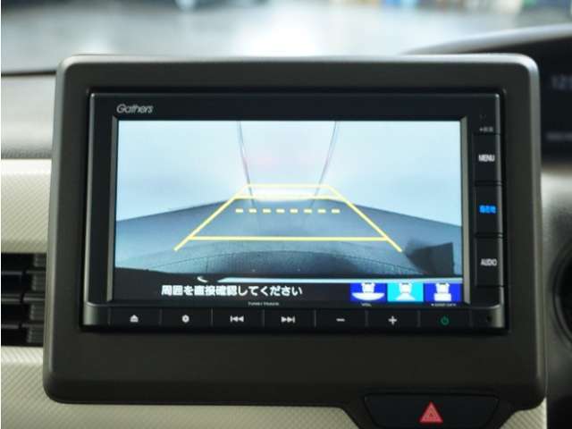 ◆バックカメラ◆リバースにするだけで映ります、後方の安全確認や、狭い駐車場での車庫入れ、雨の日や夜間など視界の悪い時に便利です！安全にバックする為には欠かせない装備です。