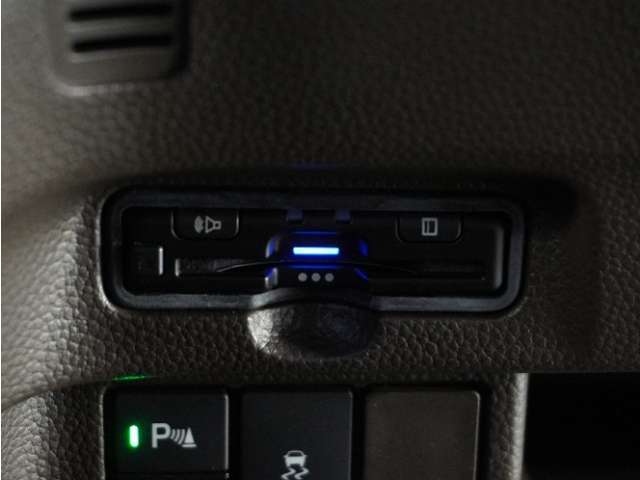今や必需品の◆ETC車載器　装備車◆　有料道路を利用する際にスムースに通過でき、わずらわしい料金支払いから開放されます！