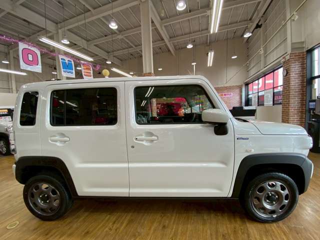 人気の車種が勢ぞろい！各メーカー最新人気車がラインナップ。見て触って選べる展示場です♪