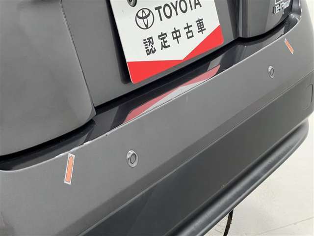 リヤバンパーの上面左右に削れたようなキズあり（タッチアップペイント補修されています）