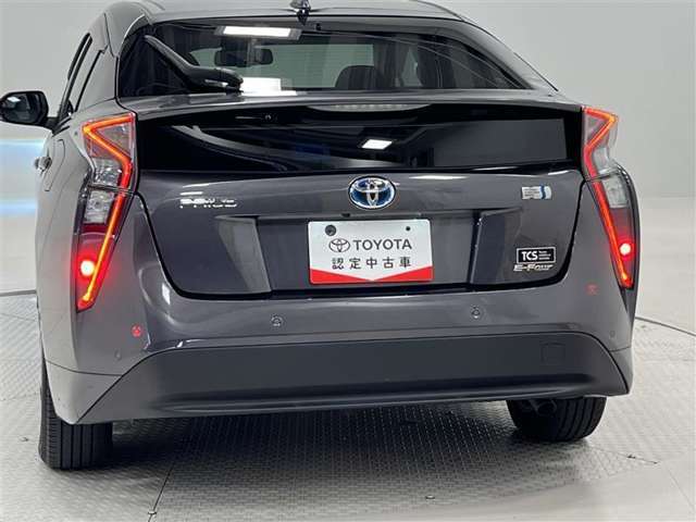 バックフォグは悪天候時の夜間に、後続車に自車位置をアピールするために使用します！