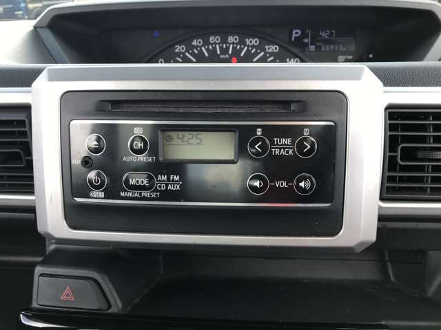 【CDオーディオ】　こちらのお車は純正のCDデッキがついてます！音楽を聴いて楽しいドライブはいかがでしょうか？