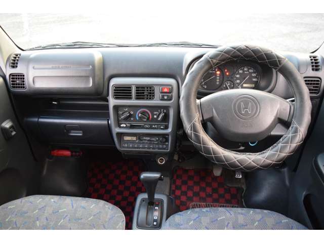 【仕入れプロが拘り抜いた車両】当店の展示車両はメーターの改ざん、修復歴の不当表示は一切ございません。安心してお買い求めください。