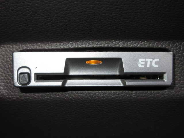 今や必需品のETCが付いています！ETCを使えば土日祝日割や深夜割などのメリットを受けることができます。（※注、ETCセットアップ費用は含まれておりません。別途必要となります。