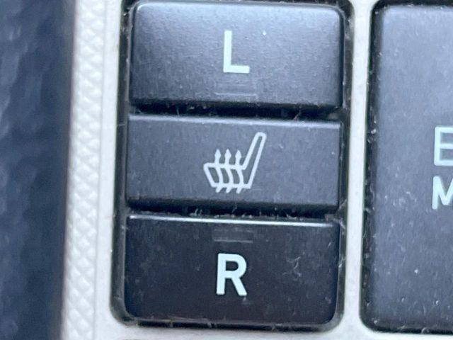 【シートヒーター】寒い日に重宝するシートヒーター！エアコンより早く温まってくれるので寒がりの人も安心ですね♪エアコンの温風は乾燥するから苦手、という方にもをおすすめです。