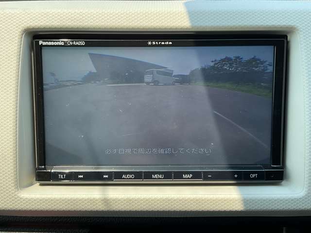 【バックカメラ】後方確認や車庫入れも安全・快適ですね♪