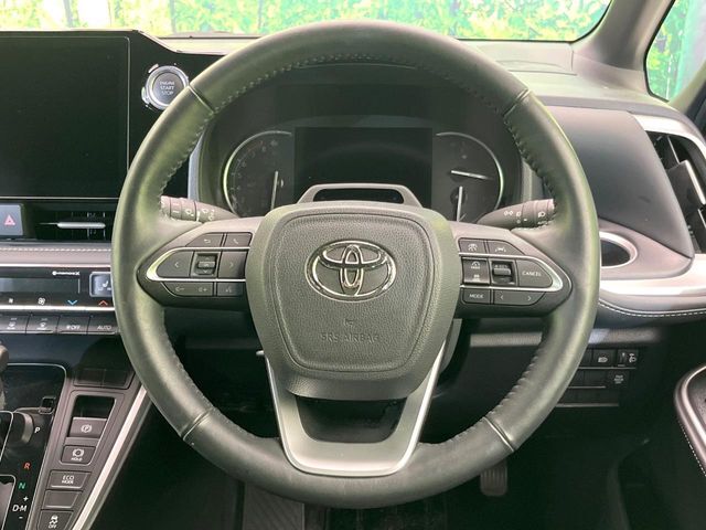 【ステアリングスイッチ】運転中、前方から目線をそらすことなく、オーディオ等の操作が可能な便利機能！安心＆快適なドライブを演出してくれます♪