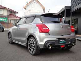 プライバシーガラスなので、周りの目を気にせずくつろげます！！