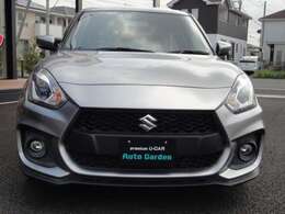 迫力のあるフロントマスク！ライトも明るく照らしてくれます！！