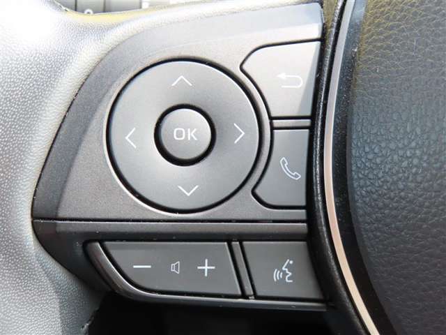 ブルートゥースに接続すれば、スマホに入れている音楽が聞けたり運転中に電話がかかってきてしまった場合もハンドルから電話を取ることができます！