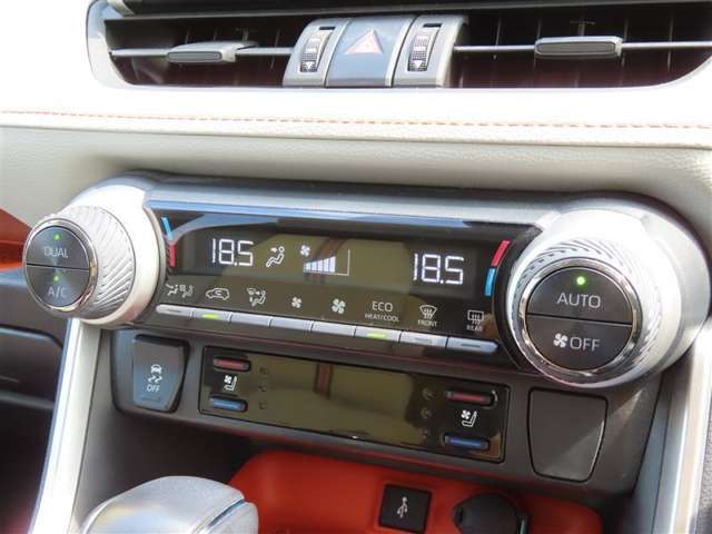 オートエアコンで車内はいつでも快適です♪