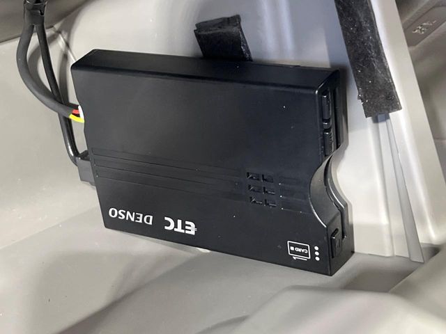 【ETC】高速道路の料金所をストレスなく通過！話題のスポットやサービスエリアに多い「スマートIC」利用時は必須のアイテムです。当店でセットアップを実施、ご納車当日からすぐにご利用いただけます！