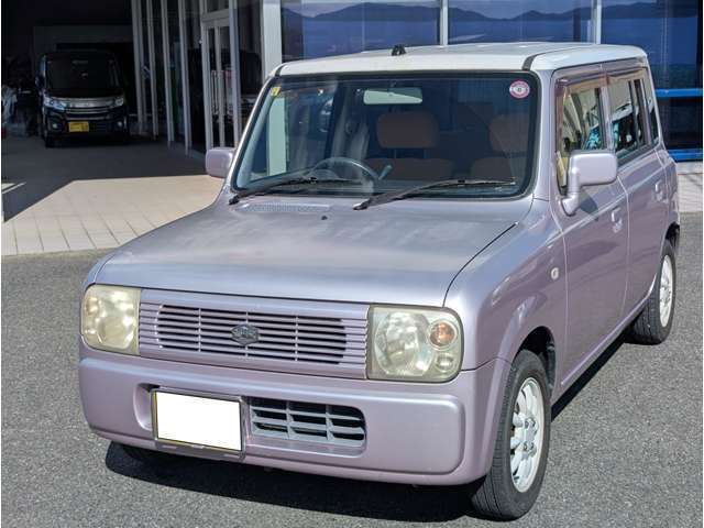 当店では 『低価格の軽自動車』 を中心に販売しています。またトラクターや油圧ショベルの取り扱いにも注力してますので、興味のある方はぜひお電話下さい！