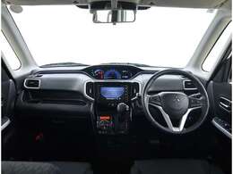 操作性の良いインパネ周りです