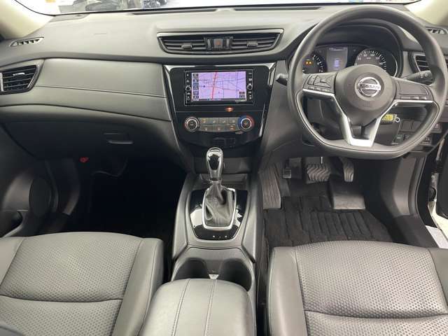 【インパネ全体】全方位で視界が広く、高い目線で運転もしやすいです！