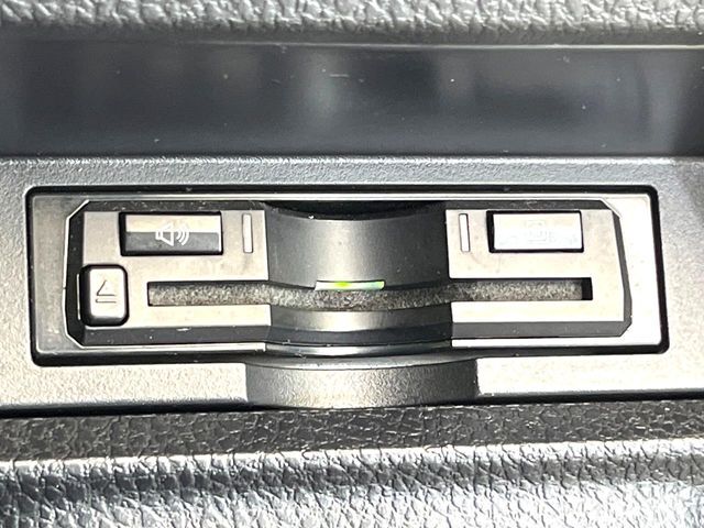 【ETC】高速道路の料金所をストレスなく通過！話題のスポットやサービスエリアに多い「スマートIC」利用時は必須のアイテムです。当店でセットアップを実施、ご納車当日からすぐにご利用いただけます！