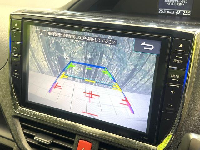 【バックカメラ】駐車時に後方がリアルタイム映像で確認できます。大型商業施設や立体駐車場での駐車時や、夜間のバック時に大活躍！運転スキルに関わらず、今や必須となった装備のひとつです！