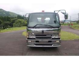 遠方販売実績も多数あり！遠方のお客様でも安心してお車をご購入いただけるよう、車検整備やその他の修理箇所、また欠損部品補填などの作業を行なってからお客様にお渡ししています。
