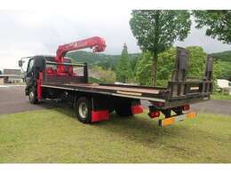 当社は全国各地での登録納車が可能となっております！御見積をご希望の際には迅速にご対応させて頂き、登録地域の陸送費用を御調べさせて頂きます。