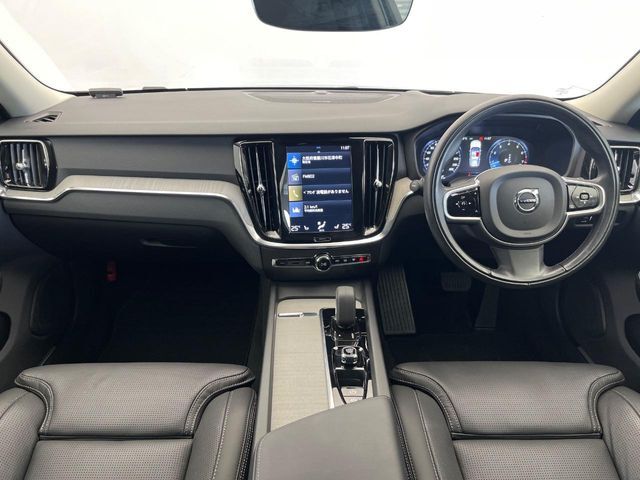 V60クロスカントリーB5入庫です！360°ビューカメラやパワーシートなど快適装備盛だくさん♪もちろんボルボが世界に誇る安全機能も多数装備されております。