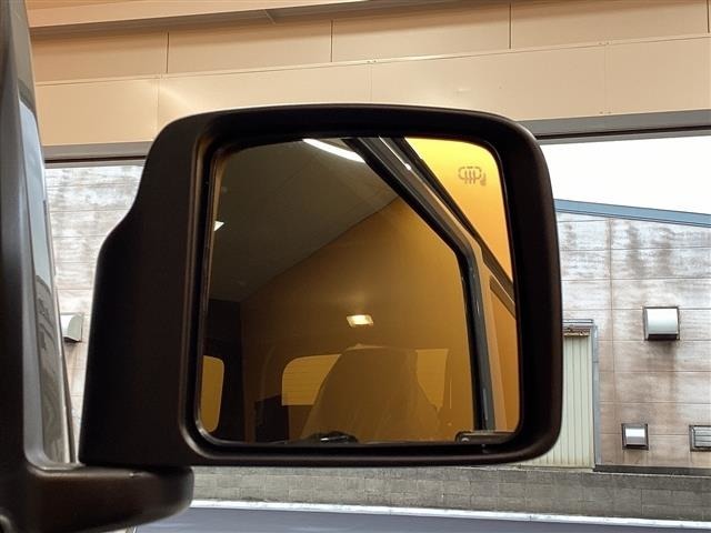 ■□■□■ アフターサービスもお任せ下さい！！ 自社整備工場を完備しております！！ 国土交通省指定整備工場なので車検も最短45分で終わります♪  ■□■□■