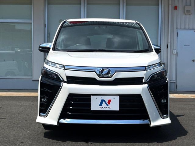 弊社では、全車『修復歴なし』のお車のみ取り扱っております。専任バイヤーによる厳選した仕入れの後、入庫後の車両チェックを行い、ネクステージが認定した高品質な中古車をご提供しております。