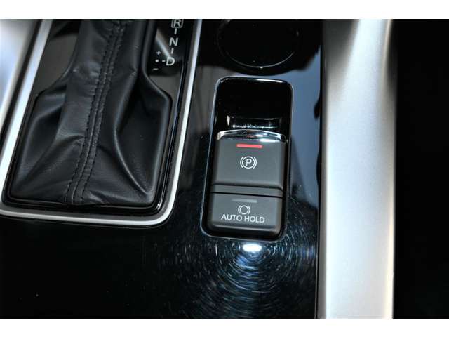 電動パーキングブレーキ、オートホールドも装備！