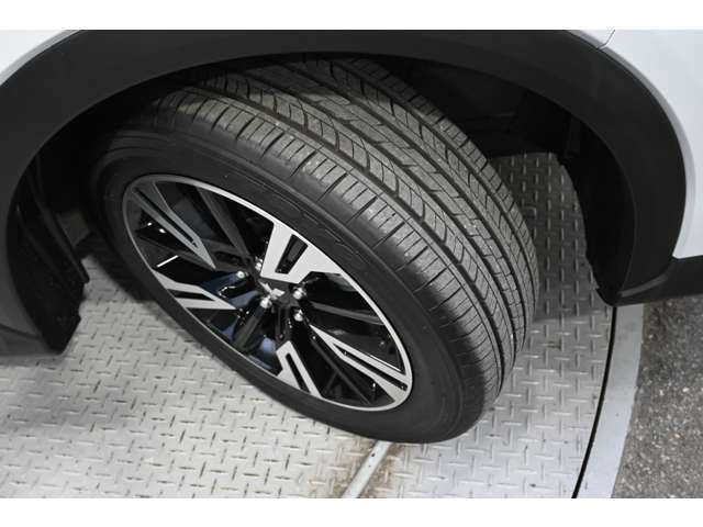 タイヤの残り溝もOK ！