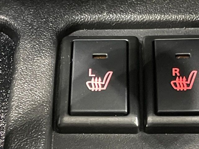 【シートヒーター】寒い日に重宝するシートヒーター！エアコンより早く温まってくれるので寒がりの人も安心ですね♪エアコンの温風は乾燥するから苦手、という方にもをおすすめです。