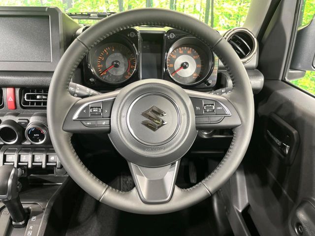 【ステアリングスイッチ】運転中、前方から目線をそらすことなく、オーディオ等の操作が可能な便利機能！安心＆快適なドライブを演出してくれます♪