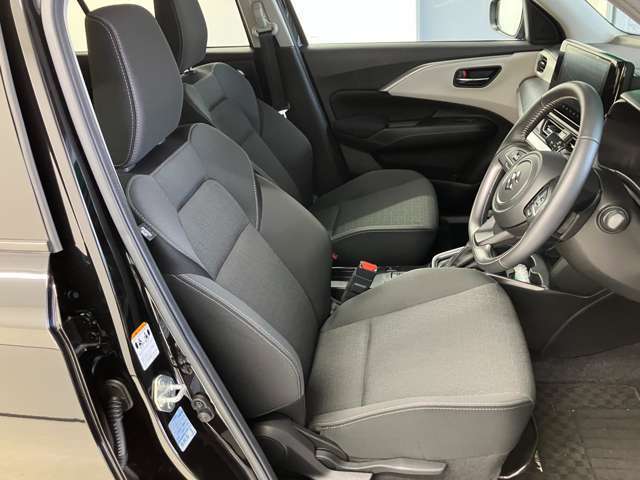 スタイリッシュな黒の内装です♪