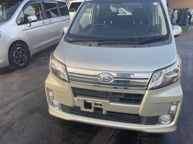 弊社では多数のAA会場で競りに参加し、車の仕入れを行っております。店頭に無い車両でもお客様のご予算等に応じてお探しすることも可能です。ぜひ一度ご相談ください！