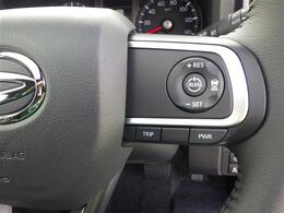 【ハンドル】軽い力で扱いやすいハンドルです。目立つ傷やスレなどなく綺麗な状態です！除菌プランいれていただくとさらに快適に！清潔なお車はお子様にも安心ですね！