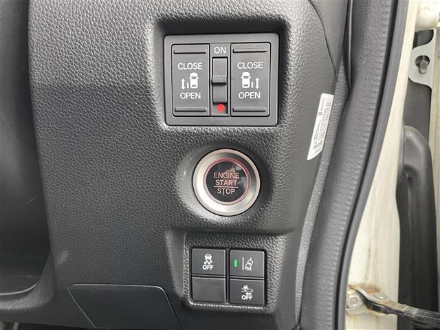 【運転席操作部】快適なドライブを楽しむための機能が装備されています！運転席から触れるので、使いやすいです！除菌プランいれていただくと、さらに清潔で安心していただけます！