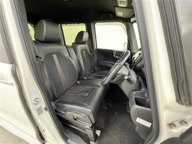 【運転席】座り心地が良いシートなので長時間の運転でも快適にお過ごしいただけます。新品のフロアマットのご注文も可能です。掲載箇所以外にご希望の写真がございましたらお気軽にお問い合わせ下さい。