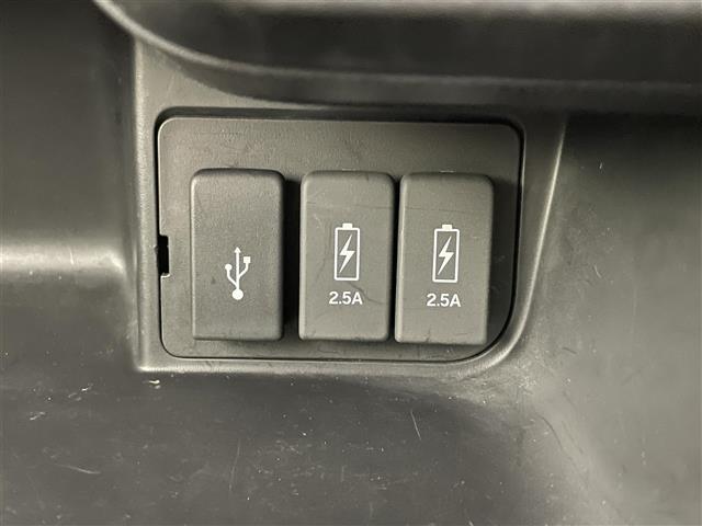 【運転席操作部】快適なドライブを楽しむための機能が装備されています！運転席から触れるので、使いやすいです！除菌プランいれていただくと、さらに清潔で安心していただけます！