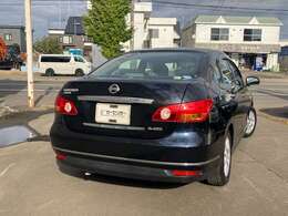 夏純正アルミ、スタッドレスホイール付きです。スタッドレスは新しくまだイボが残ってます。