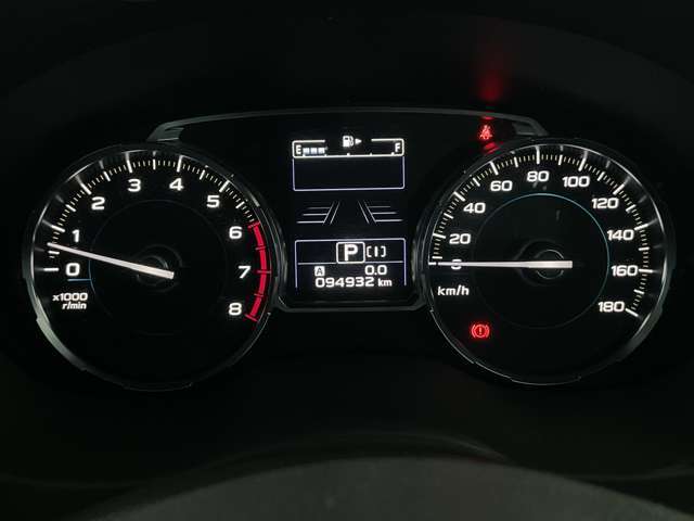 当店ではほぼ全てのお車を全国各地のオートオークションから仕入れております。その際、メーター改ざん等の検査も行われ、問題の無い車両のみ入庫していますのでご安心下さい☆