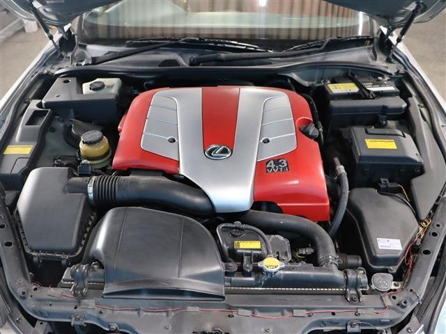 4.3L　V8のトルクフルで余裕のある走りが魅力的です！