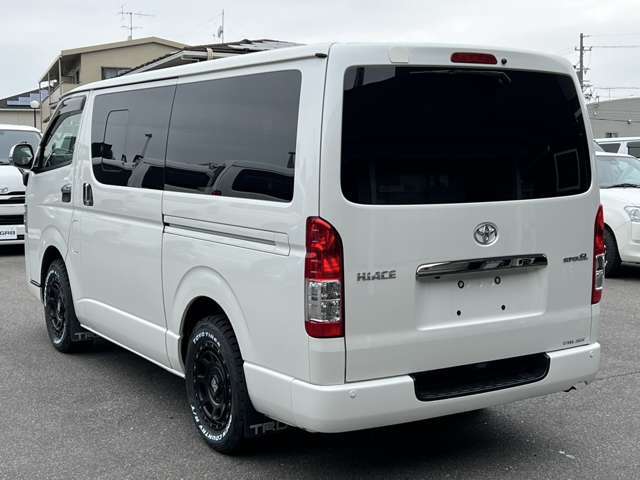 TRDフロントスポイラー/TRDマッドフラップ/XTREME-J16インチアルミホイール/純正地デジナビ/レザー調シートカバー/ドアポケットアームレスト/助手席エアバッグ/LEDヘッドライト
