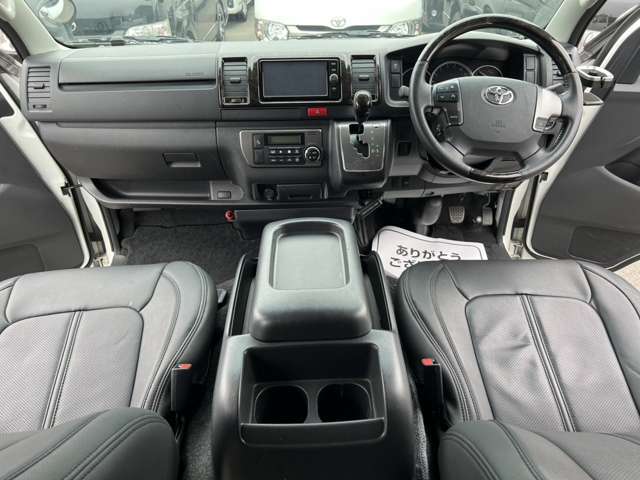 TRDフロントスポイラー/TRDマッドフラップ/XTREME-J16インチアルミホイール/純正地デジナビ/レザー調シートカバー/ドアポケットアームレスト/助手席エアバッグ/LEDヘッドライト