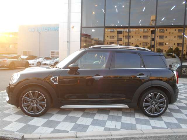 当店では実質年率2.9％から最長120回までのローンを取り扱っております。通常オートローンだけでなく、自由返済型ローンの取扱いもあり、お客様のご要望に合わせご提案させて頂きます！