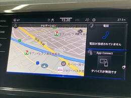 【純正ナビ】一体感のあるナビは、高級感ある車内を演出してくれます。Bluetooth再生などオーディオ機能も充実しておりますので、運転もより楽しめます♪