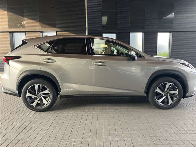 認定中古車なので特典盛りだくさん！！！2年間のメンテナンスプログラムに基づく点検を半年に一度実施いたします。