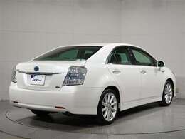 後部にはプライバシーガラスを装備しております。