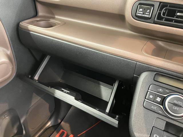 店内では季節で変わるダイハツオリジナルの美味しいスイーツとドリンクでおもてなしいたします。