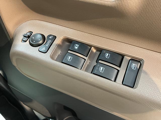 ダイハツディーラーでは「ダイハツ認定U-CAR」という基準を設け、車選びに詳しくないお客様でも「安心して選べる」をご提供しています。