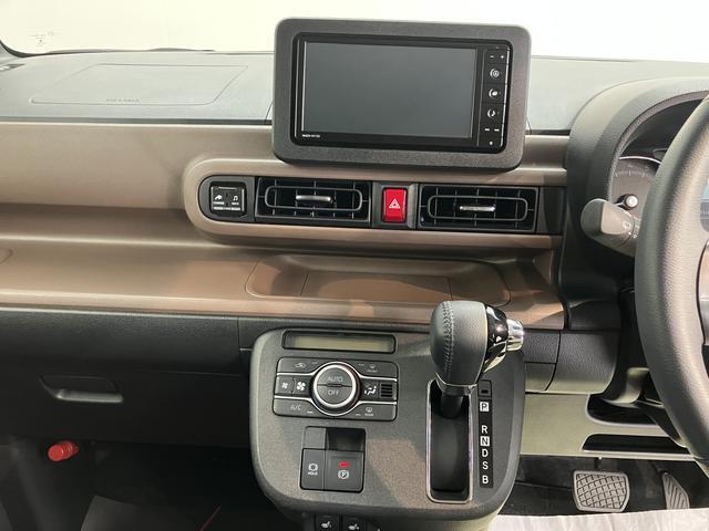 快適にお乗りいただくために、外装を美しく仕上げるだけではなく、内装も細部にいたるまで徹底した清掃・洗浄を実施しております。