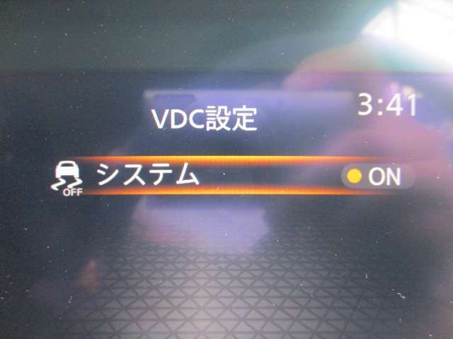 VDC機能付き！！滑りやすい路面やカーブ走行時の横滑りを軽減して、車の安定性を向上させてくれるので、雨の日などの運転も安心です♪