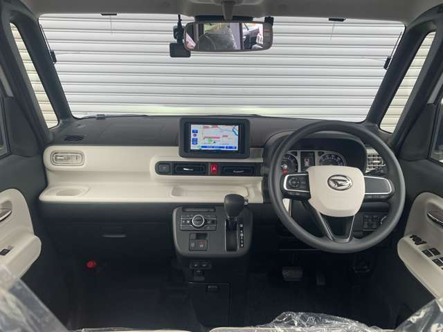 当店では室内はスチーム洗浄、外装はコーティング、アルミは取り外し隅々まで徹底清掃いたしております。入庫時に点検を実施し異常箇所はございません。さらに詳しい詳細はスタッフまでお気軽にお尋ねください。